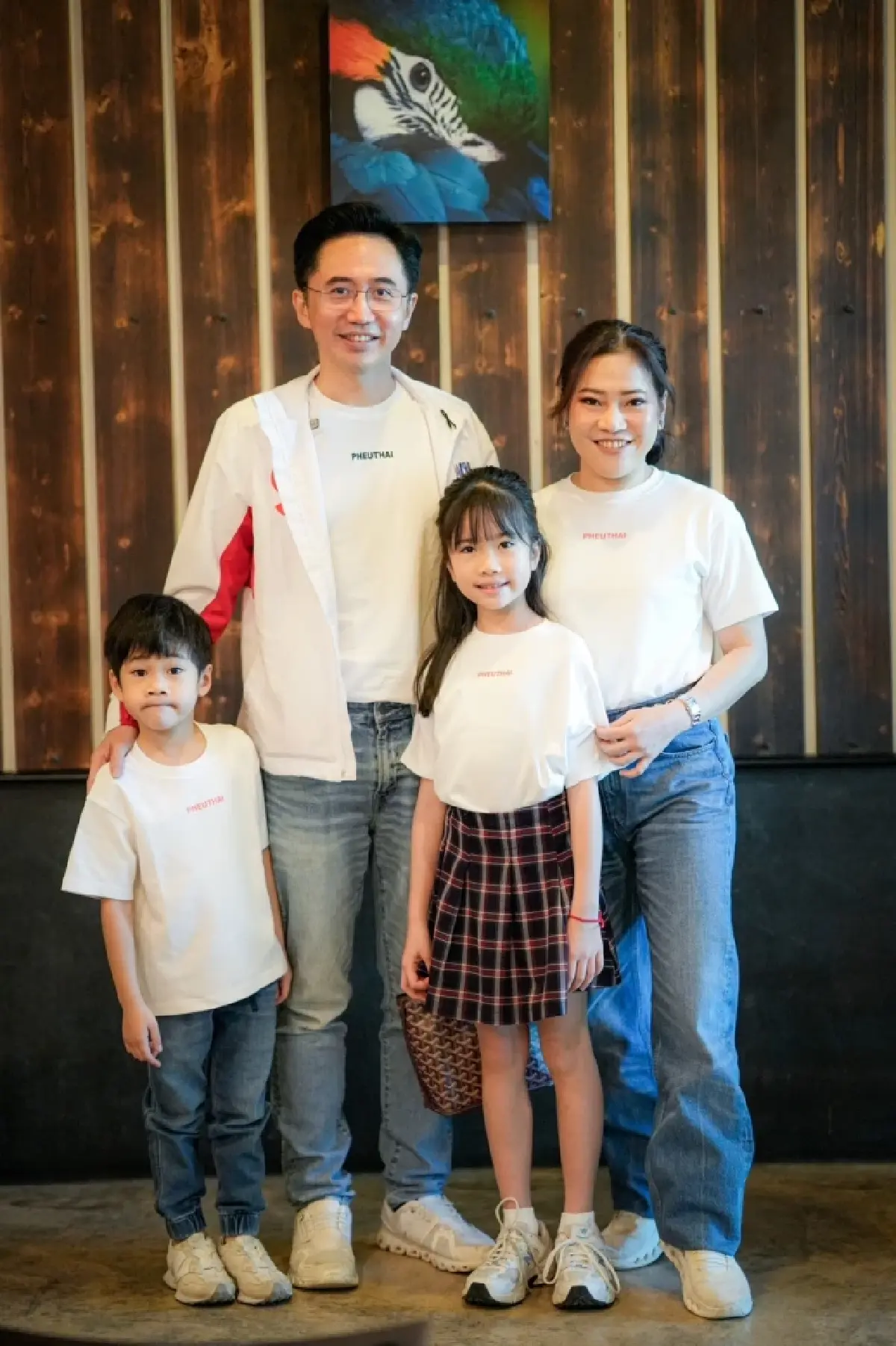 ‘ยศชนัน’ สวมบทพ่อพาลูกเที่ยววันเด็ก ชมสวนสัตว์ไนท์ซาฟารี