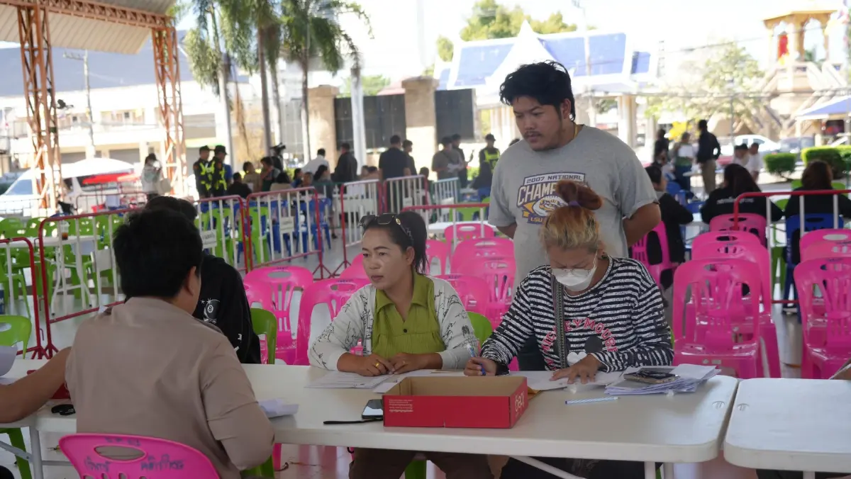 ชาวอรัญฯ ยื่นรับเงินอพยพ 5,000 บาท เริ่มวันนี้ 5 วันเท่านั้น