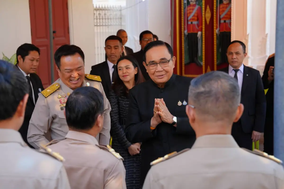 'พล.อ.ประยุทธ์ ' ให้กำลังใจ 'อนุทิน'แก้ปัญหาชายแดน ย้ำให้อดทน