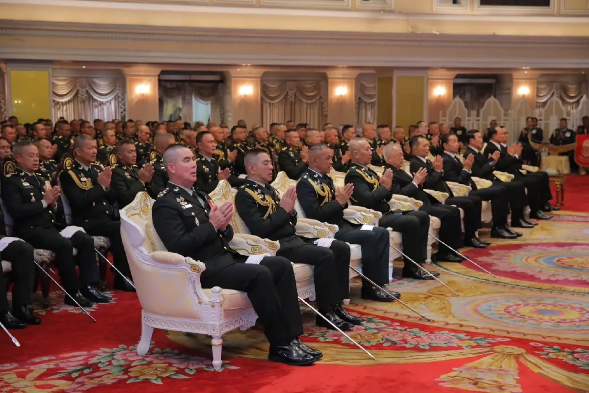 เปิดภาพ 'บิ๊กแดง' พล.อ.อภิรัชต์ ปรากฎตัวครั้งแรก ร่วมงาน'วันกองทัพบก'