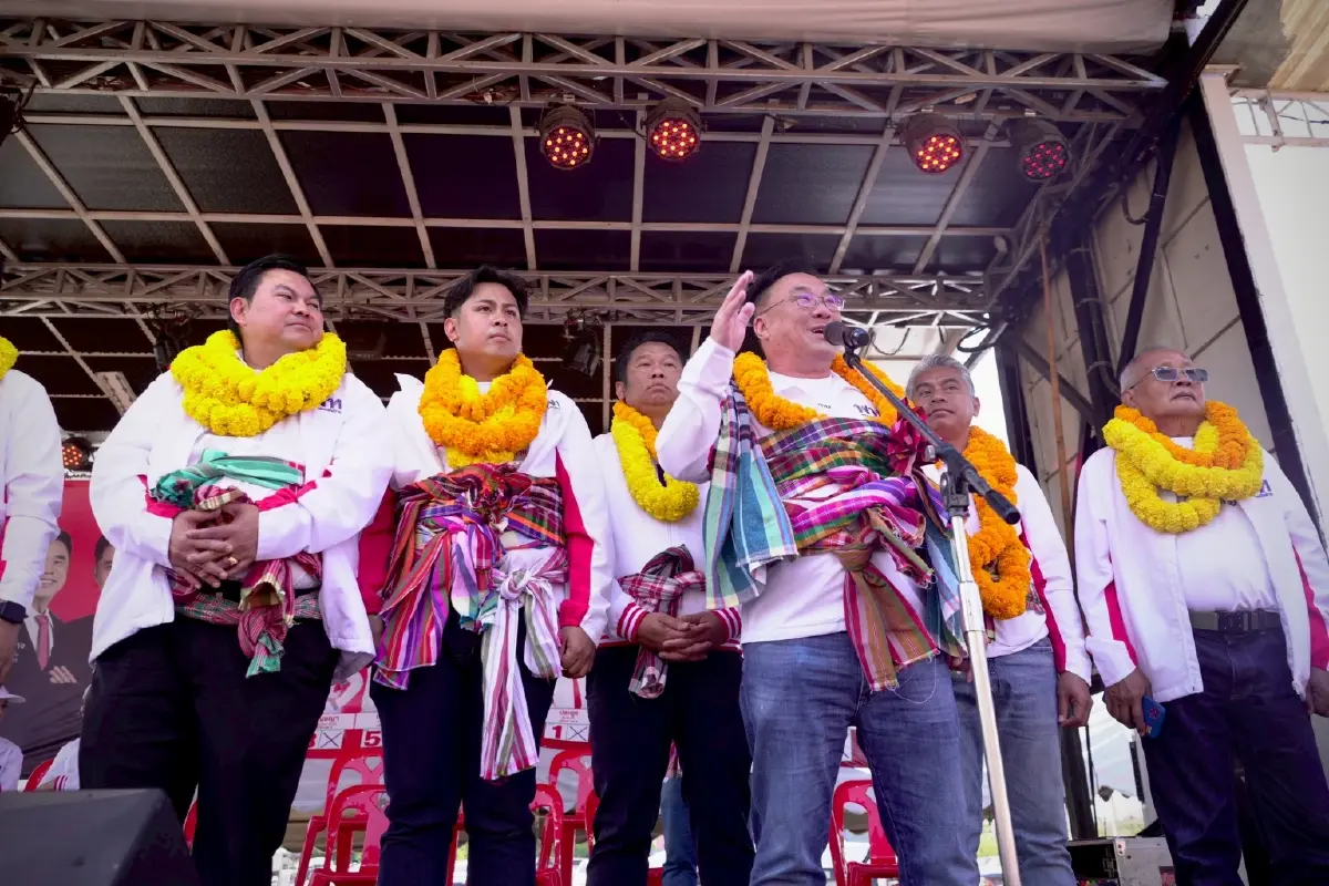 ‘จุลพันธ์’ ปราศรัยบุรีรัมย์ทัก ”หนูเอ้ย“ ขอ ‘เพื่อไทย’ ยกจังหวัด