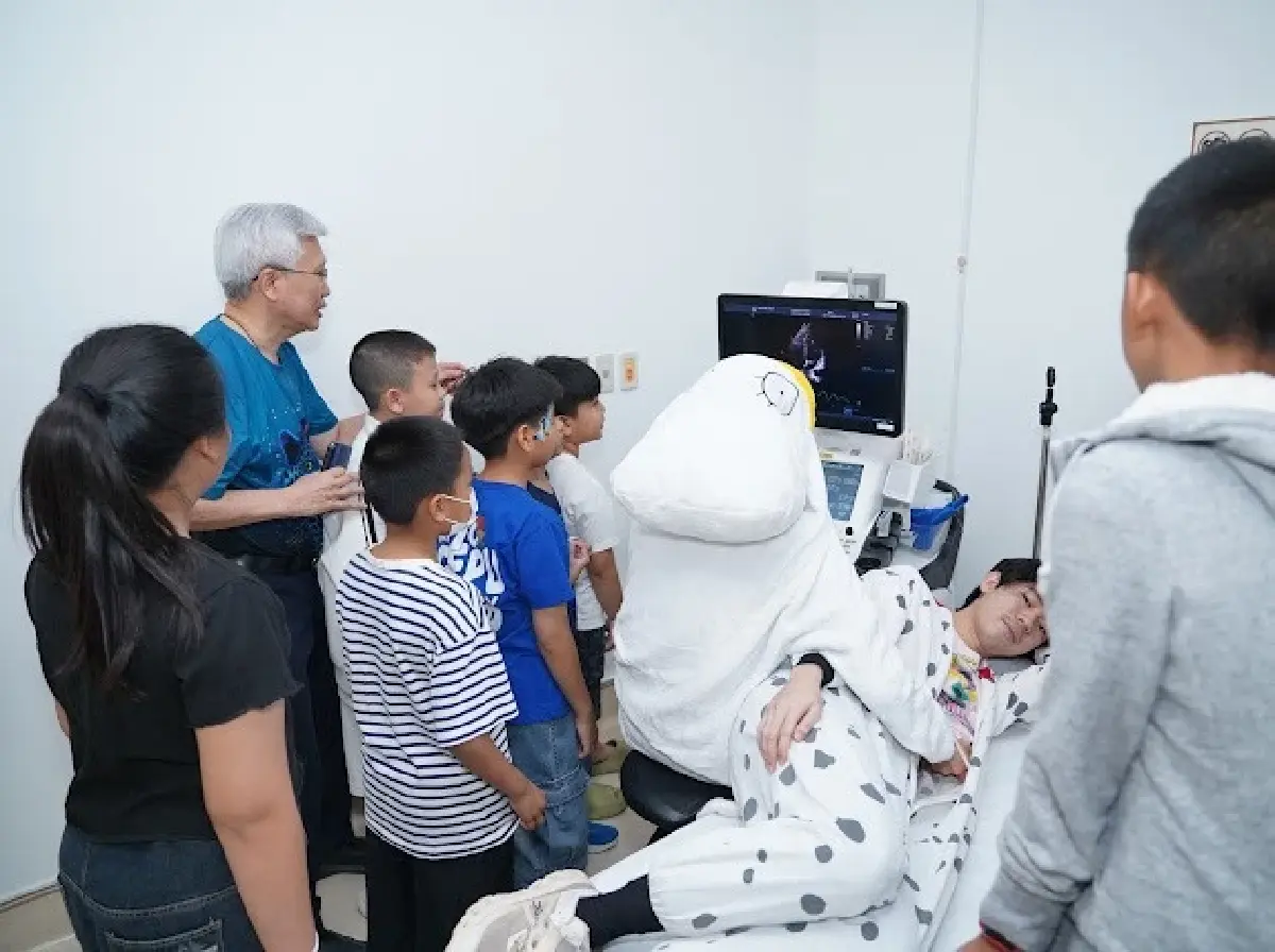 สุดว้าว! ราชวิทยาลัยจุฬาภรณ์ เปิดห้องผ่าตัดพาเด็กท่องอวกาศ