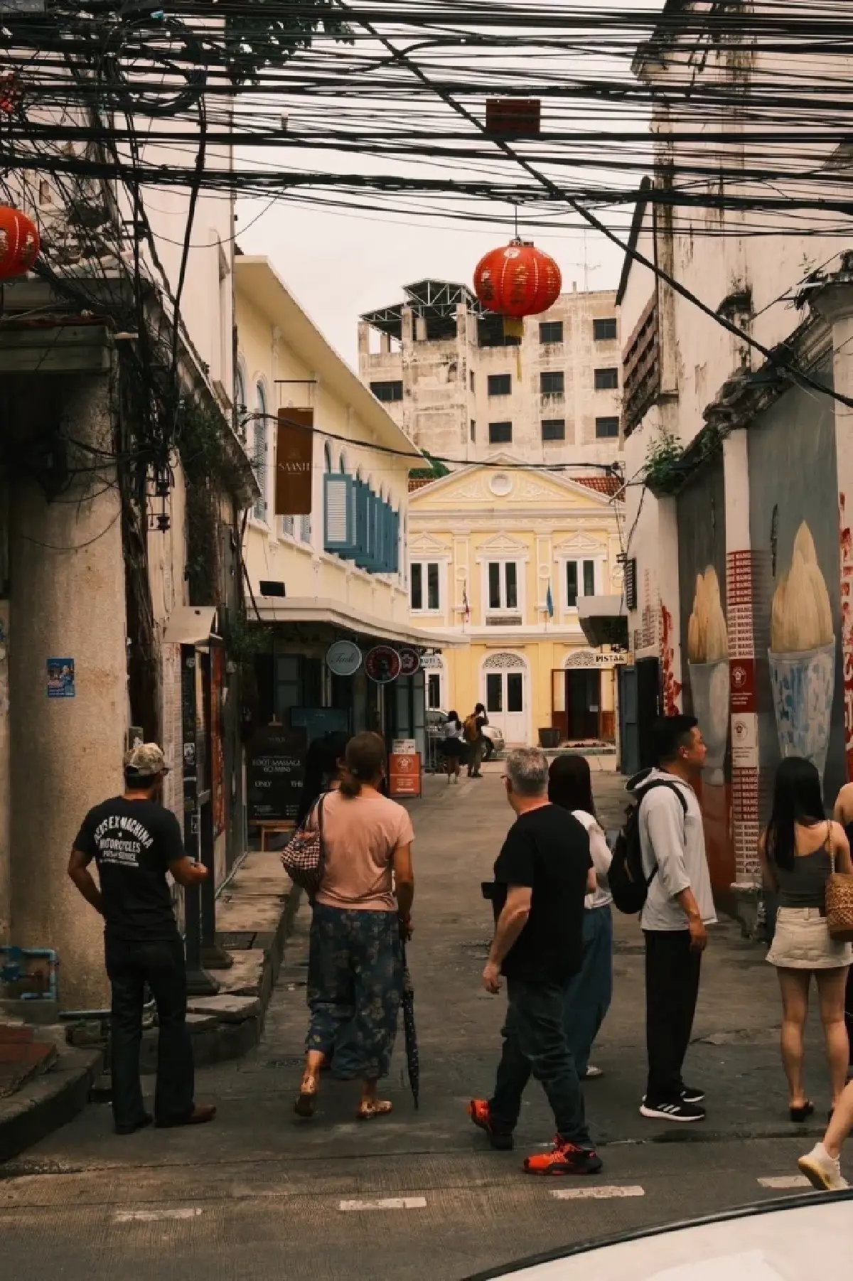 “ทรงวาด” ในมือคนรุ่นใหม่ วาดย่านเก่า สร้างเศรษฐกิจจากเรื่องเล่า