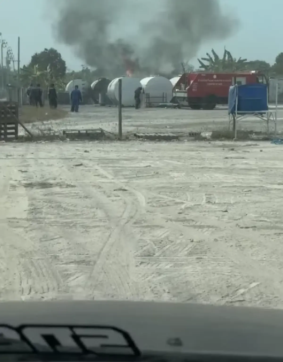 ด่วน หวั่นระเบิด ไฟไหม้ถังน้ำมันใหญ่ ลาดกระบัง ควันดำโขมงเต็มฟ้า