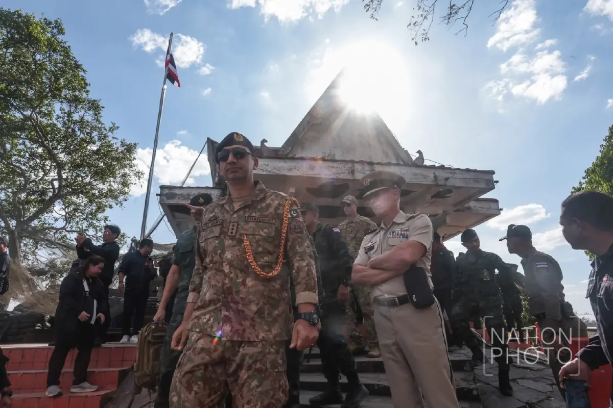 ผช.ทูตทหาร 10 ประเทศ ลงพื้นที่ผามออีแดง เยี่ยมบ้านถูกระเบิด