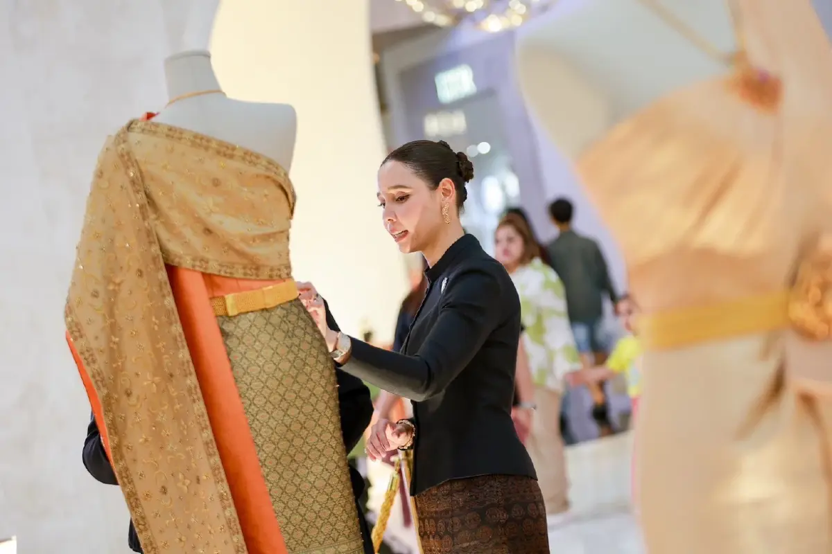 รมว.วธ. เปิดเสวนา ชุดไทยพระราชนิยม  เทิดพระเกียรติ 'พระพันปีหลวง'