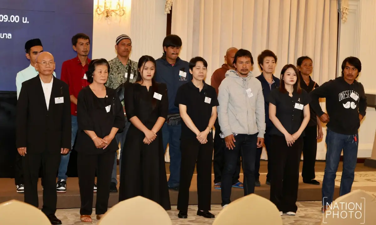 30 ครอบครัวเหยื่อเครนถล่มทับรถไฟ รับมอบเงินเยียวยารายละ 1.49 ล้าน