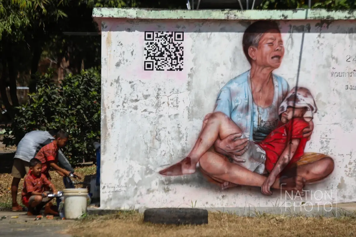 ตบหน้าด้วยความจริง! ตอบโต้ทางศิลปะ 'ย่าอุ้มหลาน - 46 ทหารกล้า'