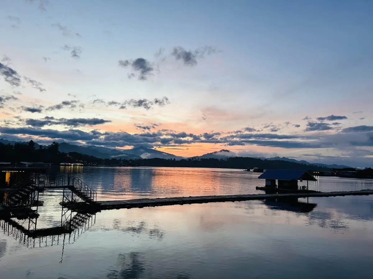 ชวนเที่ยว 'สังขละบุรี' เมืองสามหมอก ดินแดนสามวัฒนธรรม