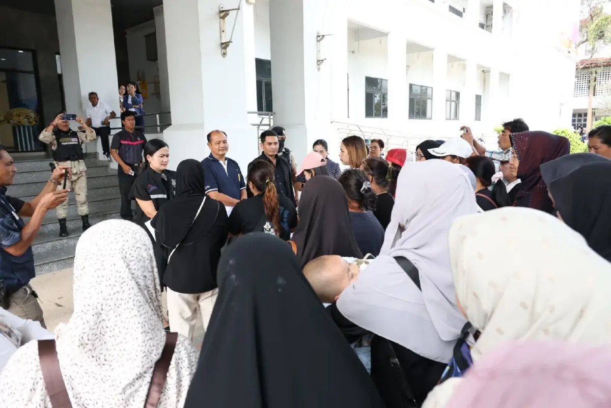 ยังไม่ได้เงินเยียวยาน้ำท่วม 9,000 บุกศาลากลางจังหวัด ร้องผู้ว่าฯ