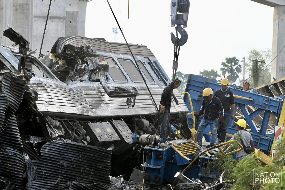 สรุปยอด เครนถล่มทับรถไฟสีคิ้ว ดับ 32 ศพ - ปิดศูนย์ปฏิบัติการฯ ค้นหา