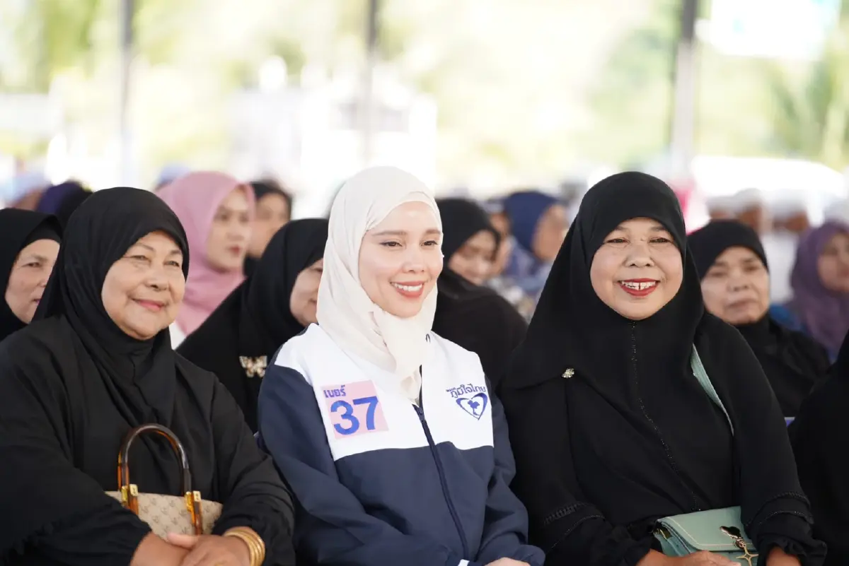 'ซาบีดา'ลุยพัทลุง ช่วย 3 ผู้สมัคร สส.หาเสียง ชี้ นาทีนี้ต้อง ภท. กาทั้งคนและพรรค