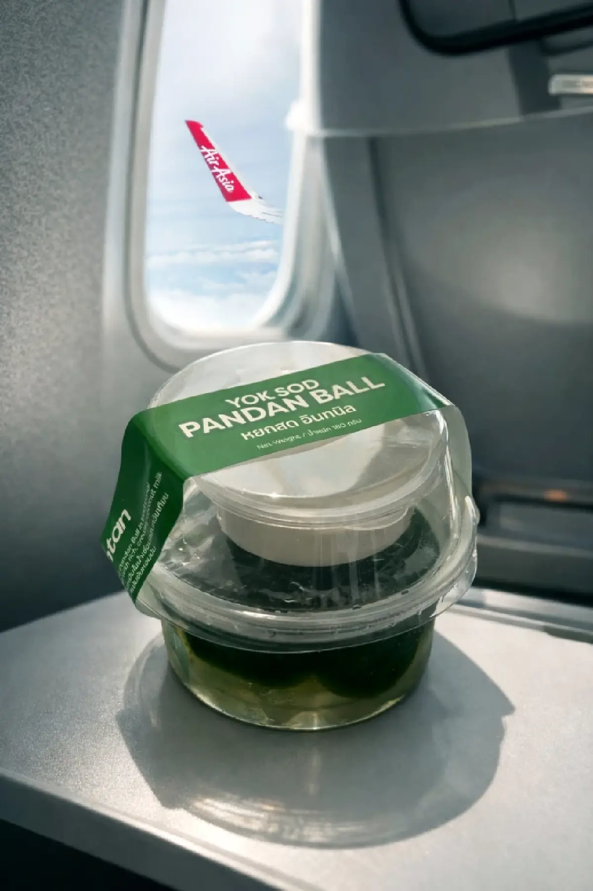 ‘หยกสด’ เสิร์ฟบนฟ้า! จับมือสายการบิน ‘AirAsia’ ตั้งเป้าขาย ‘อินทนิล’ 4,000 ถ้วย/เดือน