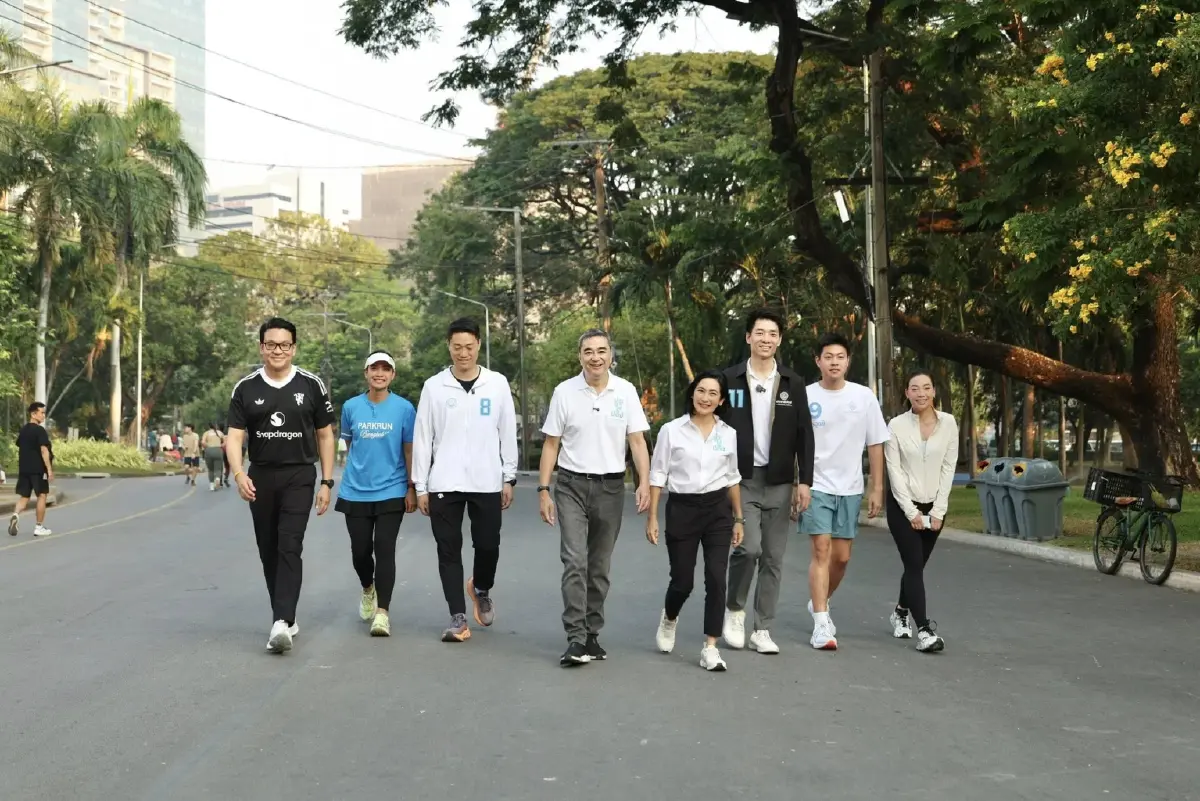 'อภิสิทธิ์' เดินสวนลุมพินี ประกาศวิสัยทัศน์ปราบฝุ่นพิษ
