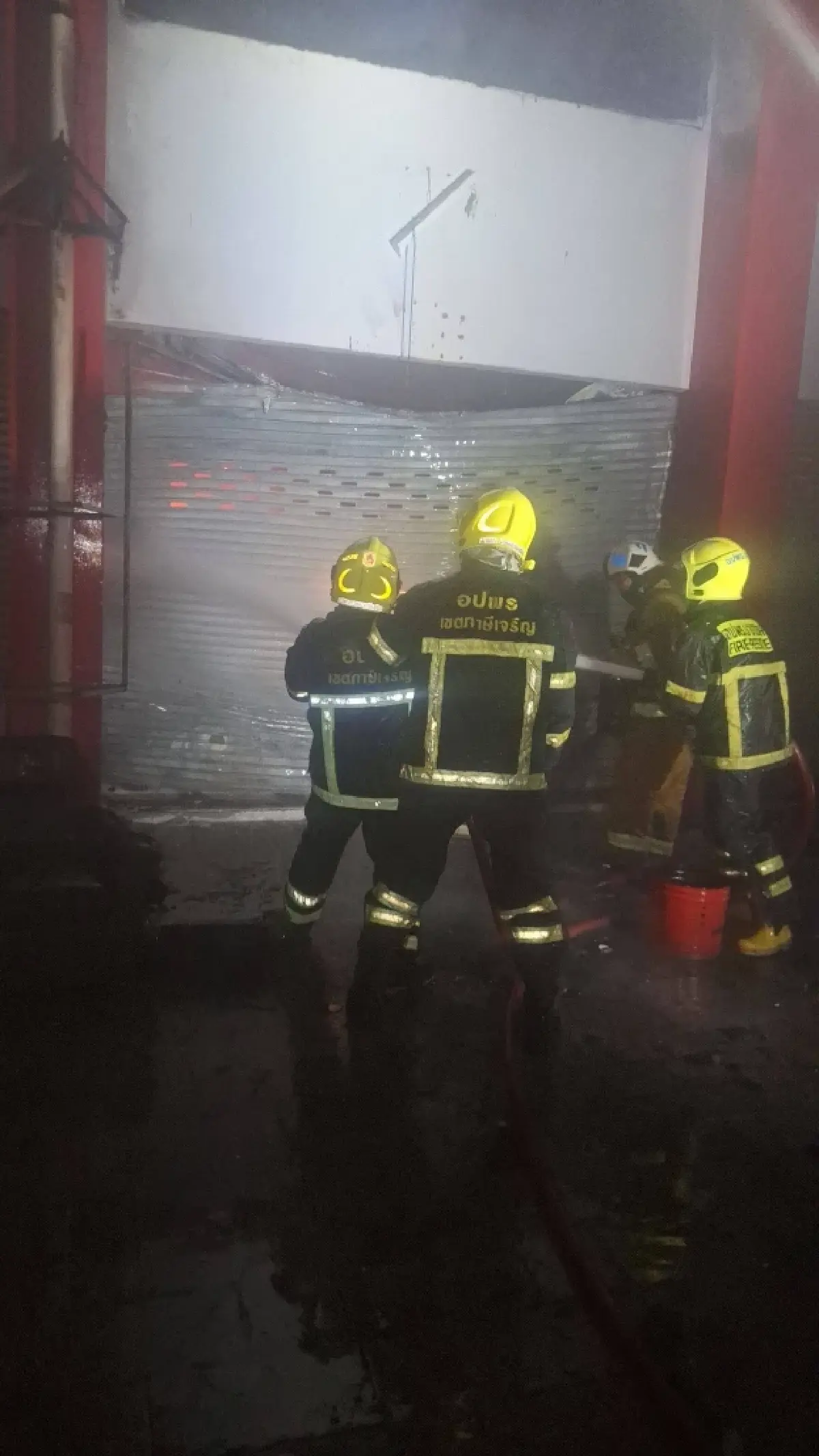 สรุปเหตุด่วน ไฟไหม้อาคาร สำเพ็ง 2 เพลิงไหม้รุนแรง วอดคลังเสื้อผ้า