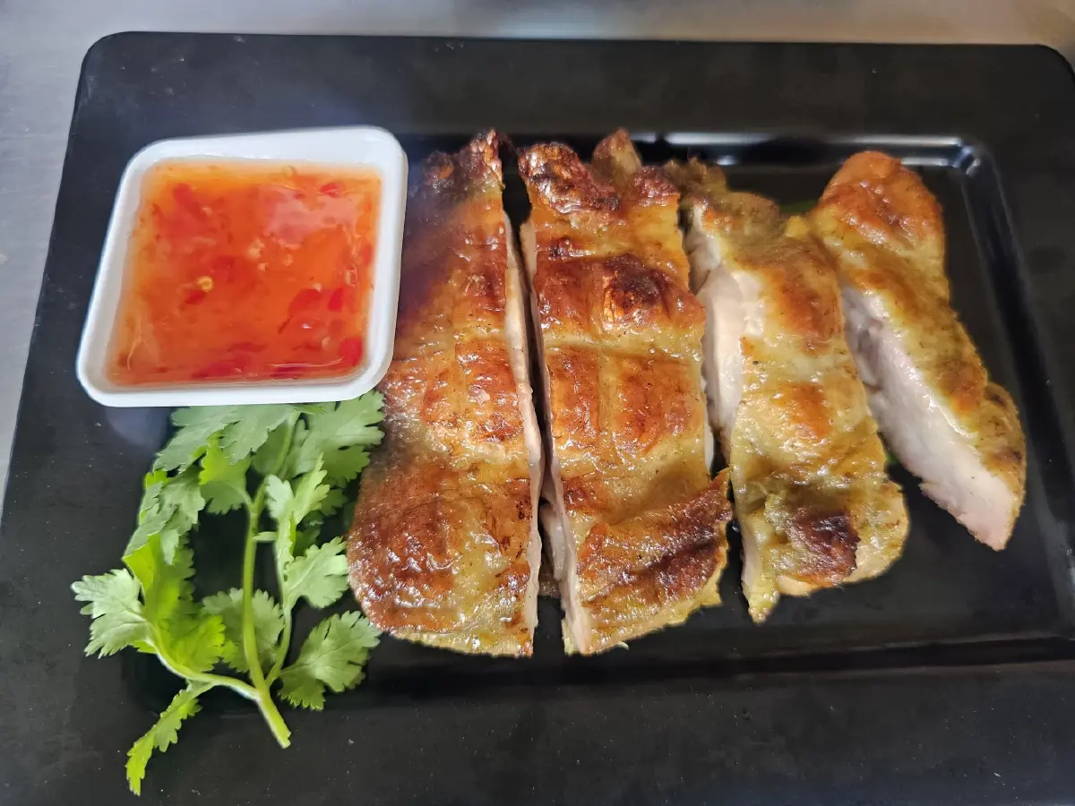 อุบลแจ่วฮ้อน หม้อไฟอีสานแท้ น้ำซุปเผ็ดร้อน รสเด็ด ขายมา 40 ปี