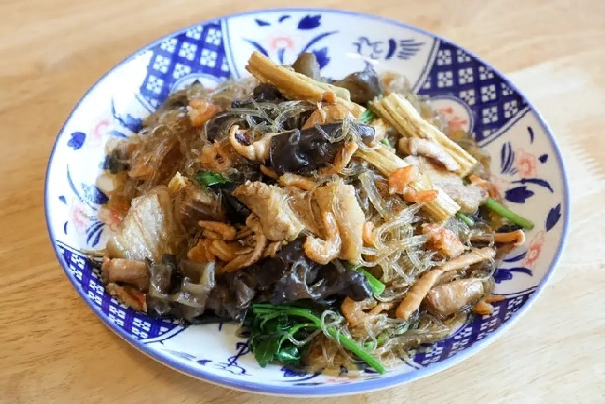 รวม 4 ร้านอร่อย ‘อาหารจีนไหหลำ’ ข้าวมันไก่ ขนมจีน และ สุกี้ไหหลำ