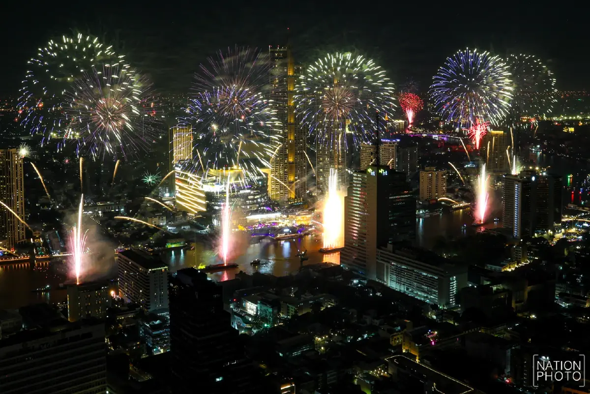 สวัสดีปีใหม่ 2569 ภาพชุด พลุปีใหม่ โค้งน้ำเจ้าพระยา เคาท์ดาวน์ 2026