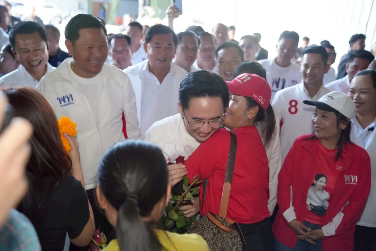 ‘ยศชนัน’ นำ พท.ฟังปัญหาเกษตรกร ชูปราบยาเสพติดให้หมดแผ่นดิน