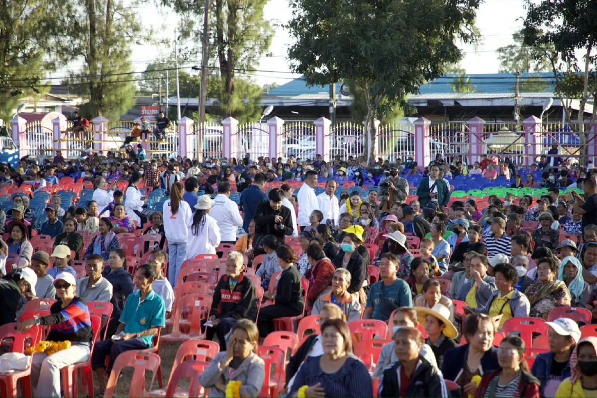 'จตุพร' เปิดตัว 'นิษา สุทธิกานต์' ลูกอีสานรุ่นใหม่ ชิง สส. ร้อยเอ็ด