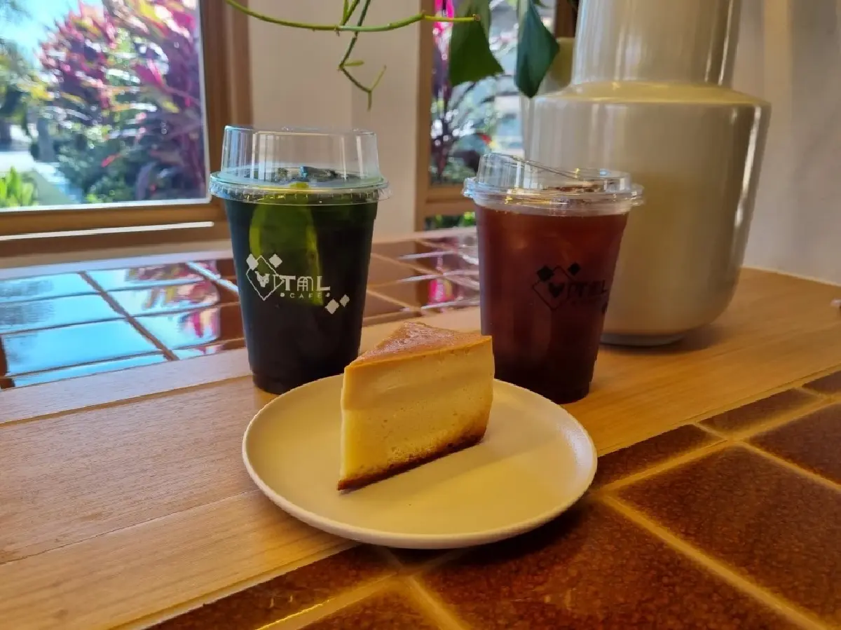 ‘Vital Café’ พักจิบกาแฟฝีมือบาริสต้าวัยคลาสสิกที่ลำปางเกตเวย์