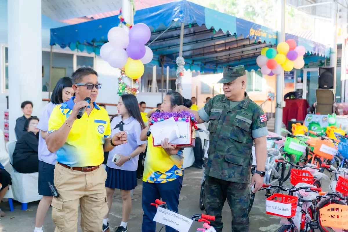 คนนับแสนแห่ชม F-16 กริพเพน บินโชว์วันเด็ก ตัวจริงหย่อนไข่กัมพูชา