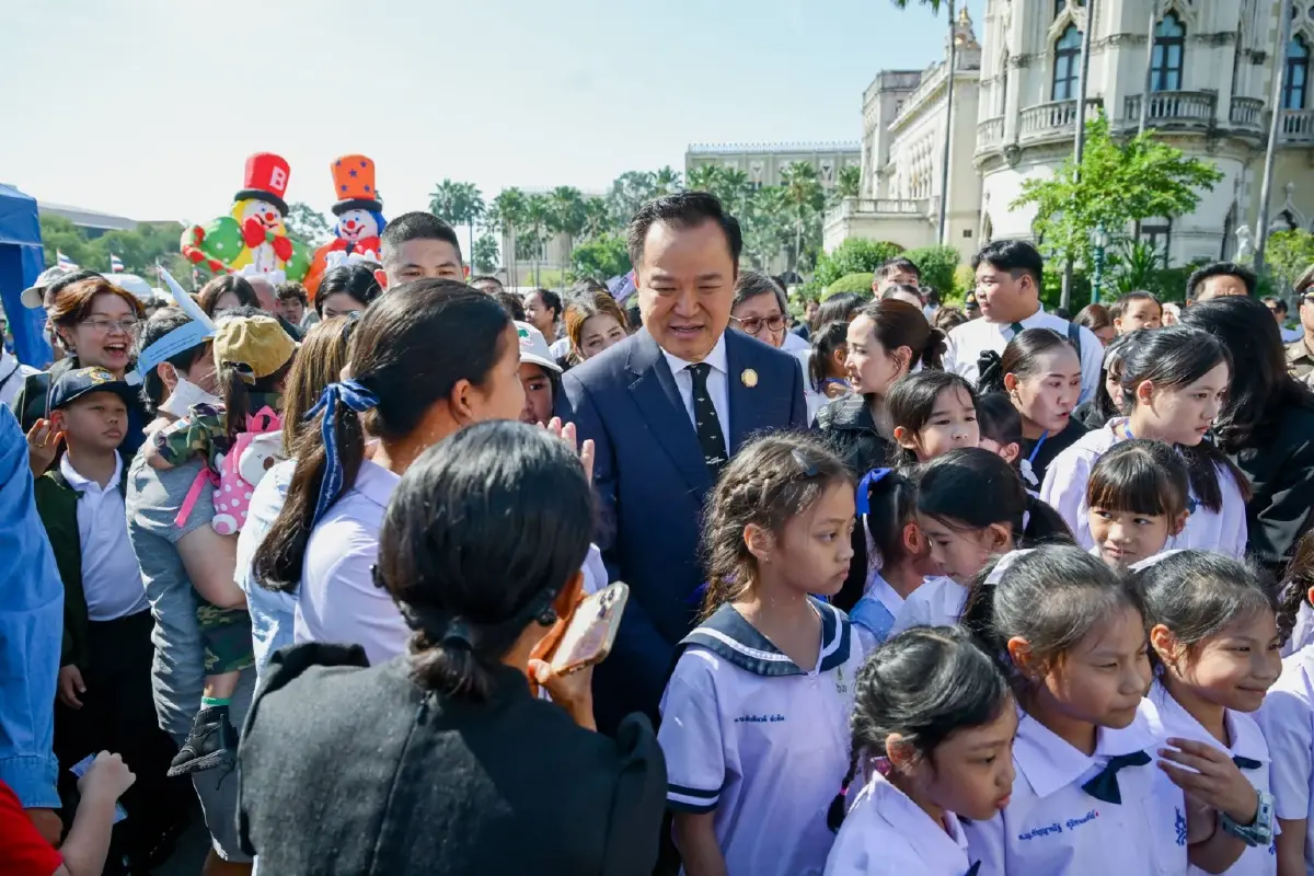 นายกฯเปิดงานวันเด็ก หวังอนาคตเยาวชนพูดได้ 2 ภาษา วิสัยทัศน์ไกล