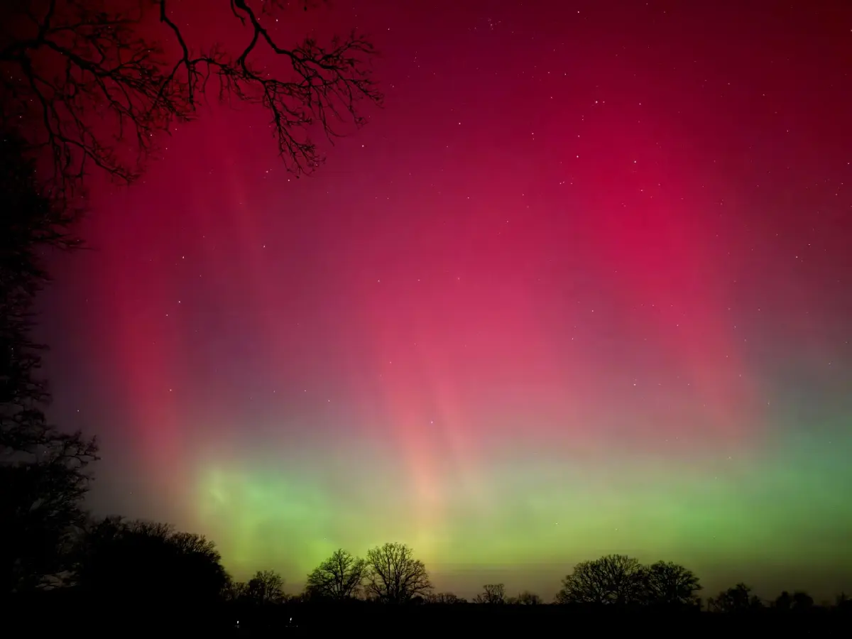 ‘แสงออโรรา’ ปรากฏการณ์จากพายุแม่เหล็กโลก มีกี่สี แตกต่างกันอย่างไร?