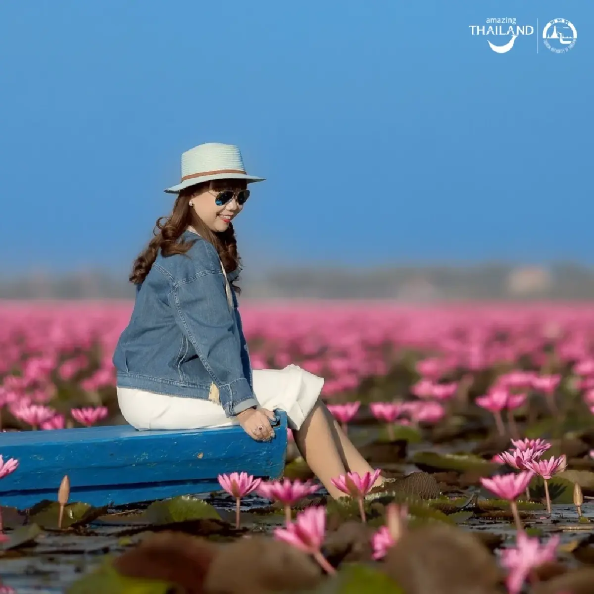 หนาว 14°C ไปเที่ยวอุดร ตามรอย ลิซ่า บุกทะเลบัวแดง ดูเวลาบัวบานสวย