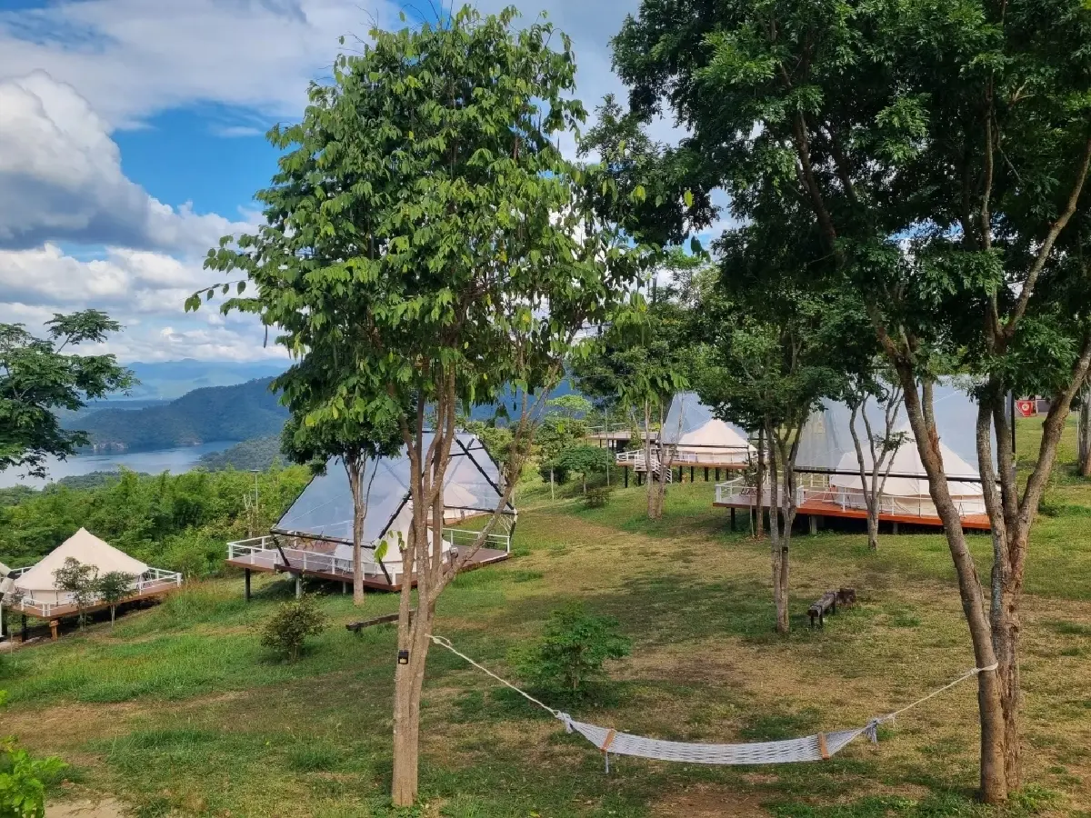 ออกไปใช้ชีวิตกลางแจ้งที่ ‘ฮิลล์ท็อป เอราวัณ’ กาญจนบุรี