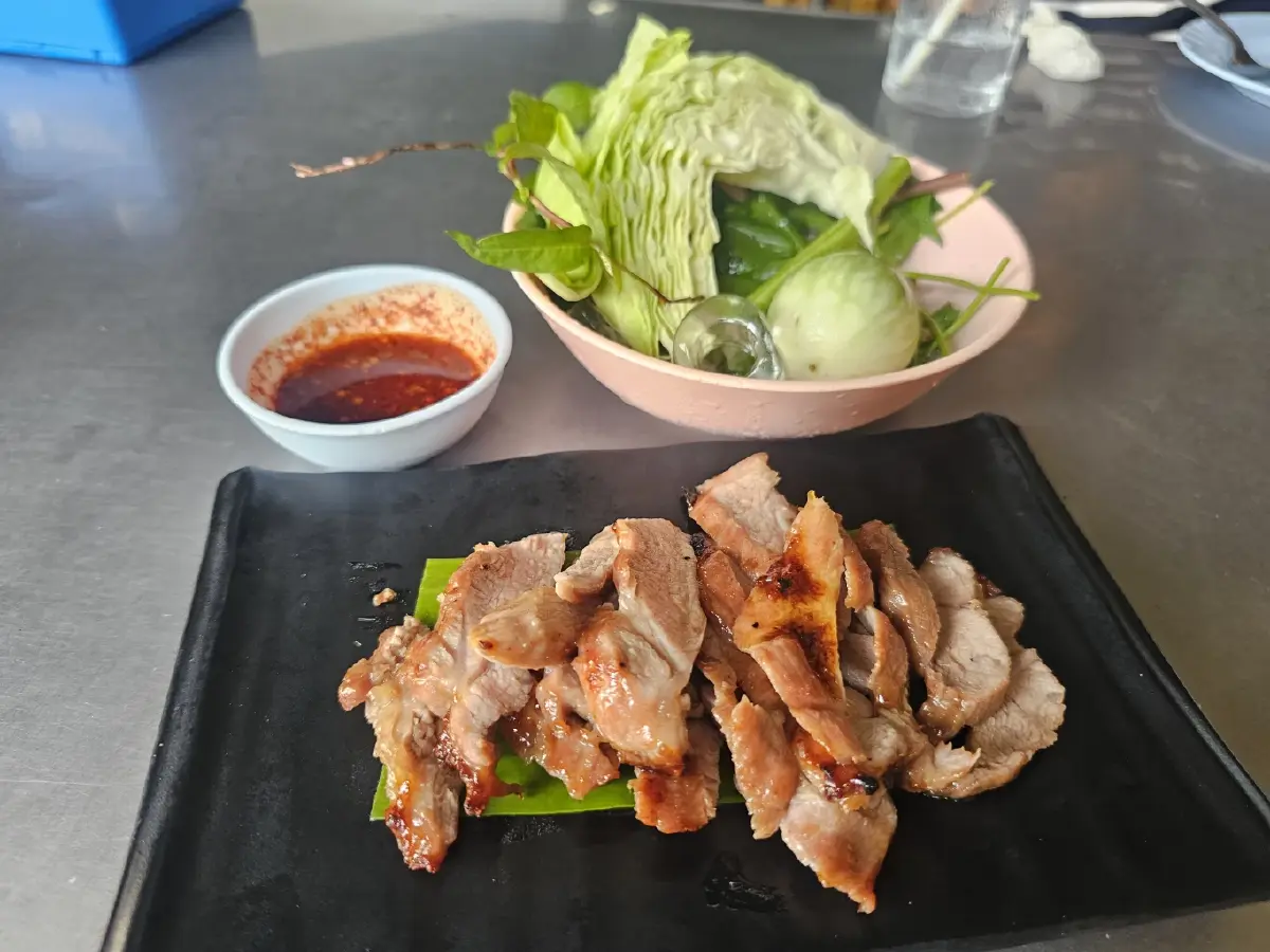 อุบลแจ่วฮ้อน หม้อไฟอีสานแท้ น้ำซุปเผ็ดร้อน รสเด็ด ขายมา 40 ปี