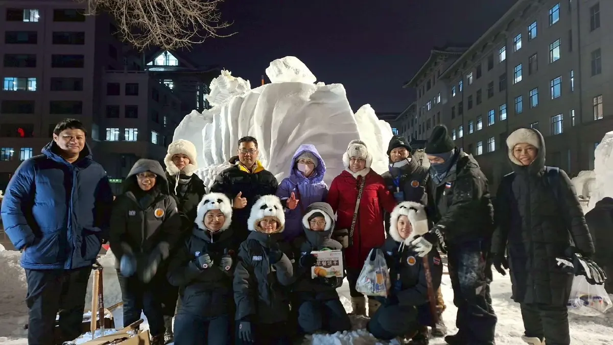 เด็กไทย ผงาดคว้าแชมป์โลก แกะสลักหิมะ 2026 โชว์ ปลากัด - เทพีแห่งน้ำ