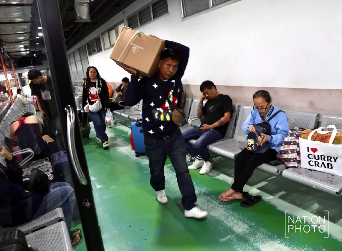 คนเยอะ หมอชิต 2 ประชาชนแห่กลับเข้ากรุงเทพ หลังกลับบ้านปีใหม่ 2569