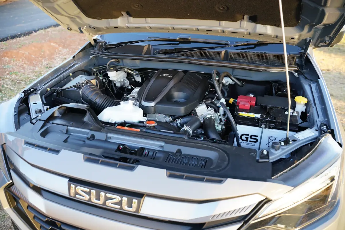 ดีแมคซ์ ไฮ-แลนเดอร์ ไมเนอร์เชนจ์  เพิ่มความเนียน พวงมาลัยแม่น