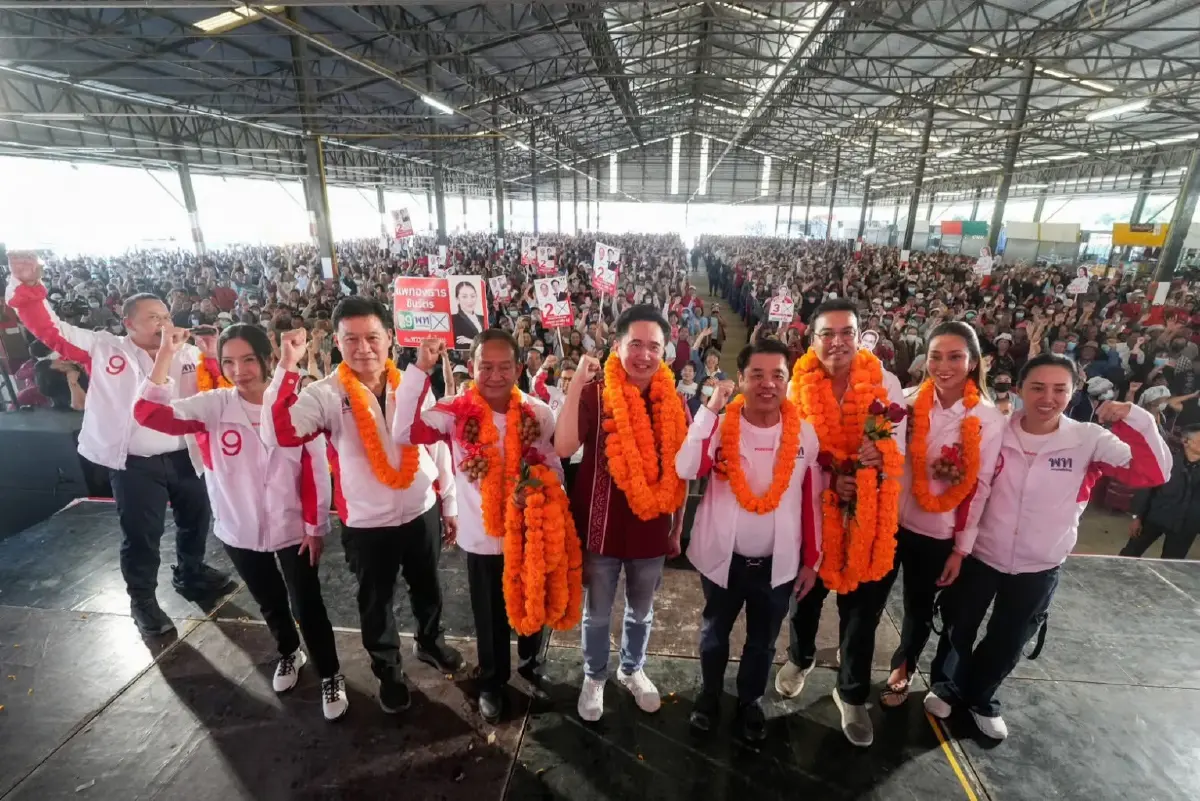 'ชินวัตร' เดิมพันบ้านเกิด 'รักทักษิณ' VS 'รักอุดมการณ์'