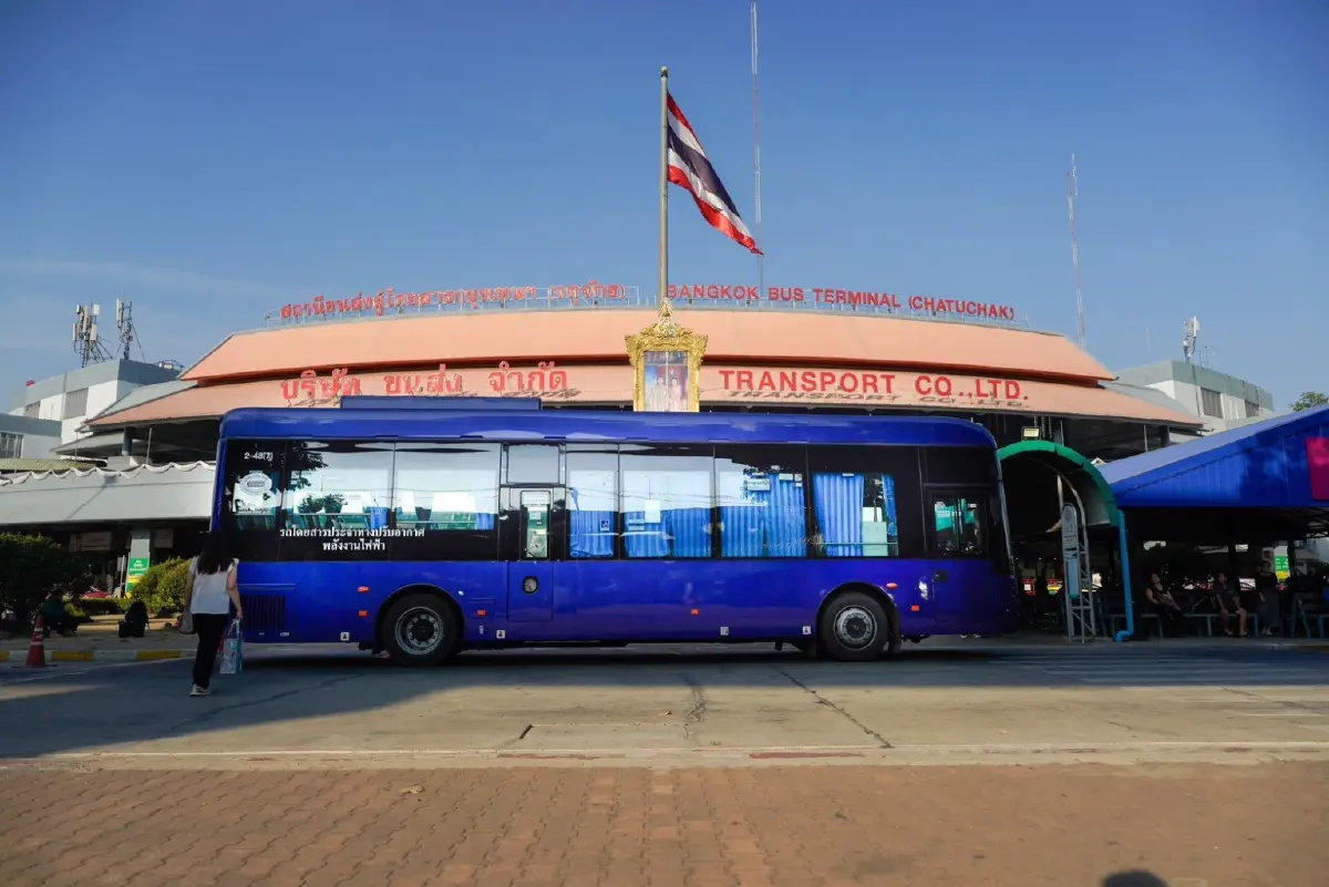 บขส. - ไทย สมายล์ บัส ให้บริการ 'รถเมล์ไฟฟ้า' 8 เส้นทาง เชื่อมต่อสถานีขนส่ง หมอชิต 2