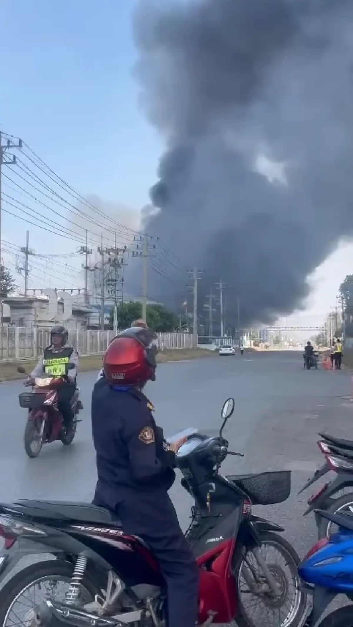 ด่วน! เกิดเหตุ ไฟไหม้โรงงานขนาดใหญ่ เขตอุตสาหกรรมสุรนารี โคราช