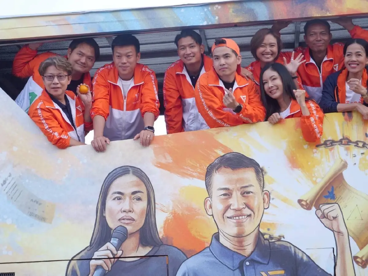 'เท้ง-เอก' สตาร์ทคาราวานรถแห่ หาเสียง 77 จว. ไม่ประมาทแม้โพลนำ