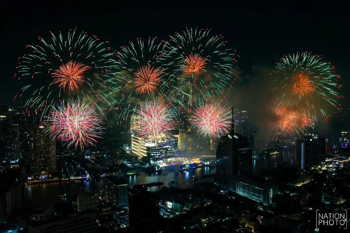 สวัสดีปีใหม่ 2569 ภาพชุด พลุปีใหม่ โค้งน้ำเจ้าพระยา เคาท์ดาวน์ 2026