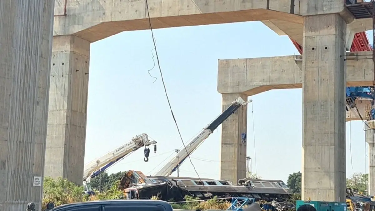 อัปเดตข่าวด่วน เครนถล่มทับรถไฟที่สีคิ้ว ล่าสุดเจ็บพุ่ง 64 ตาย 22