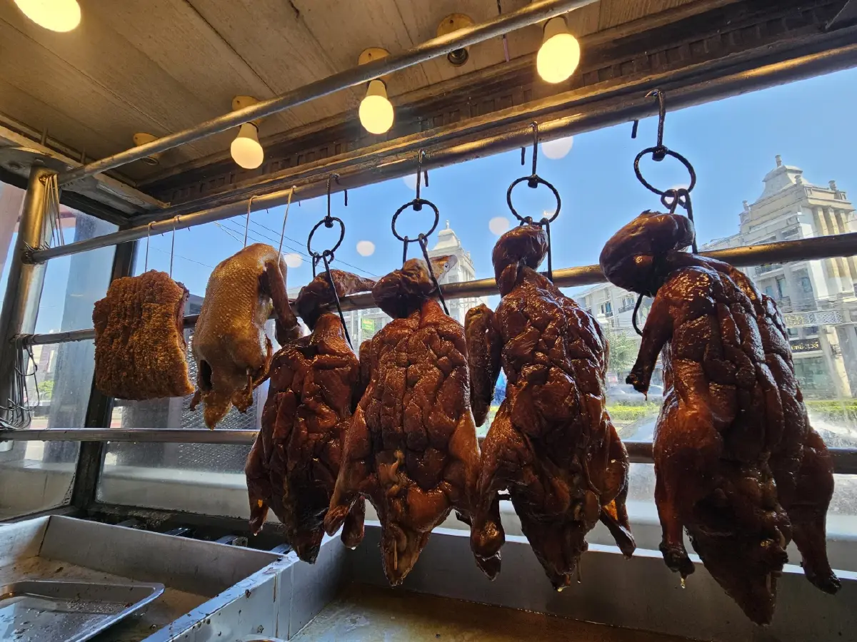 ‘ยิ่งกี่เป็ดย่างฮ่องกง’ อร่อยมาเกือบ 30 ปี มีดีกว่า ‘เป็ดย่าง’