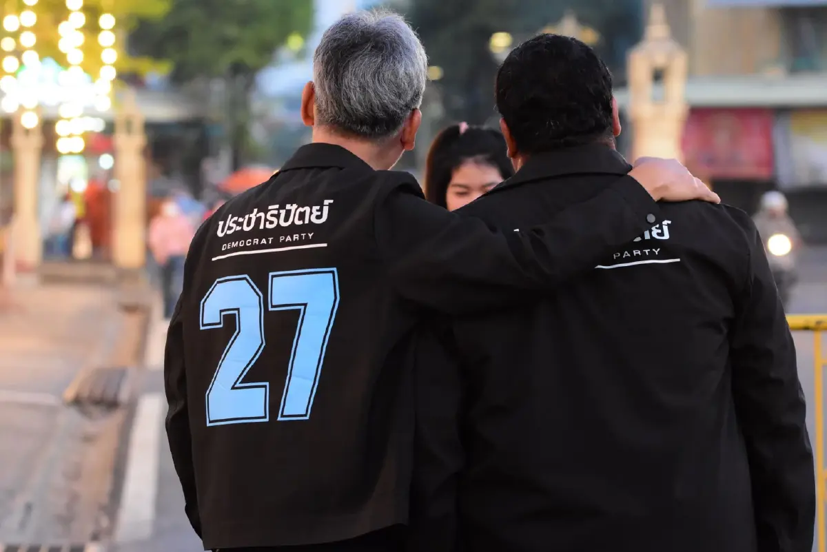 'ชวน' นำทัพปชป.ลุย'นครปฐม-สุพรรณฯ' ชูธง 'การเมืองสุจริต'