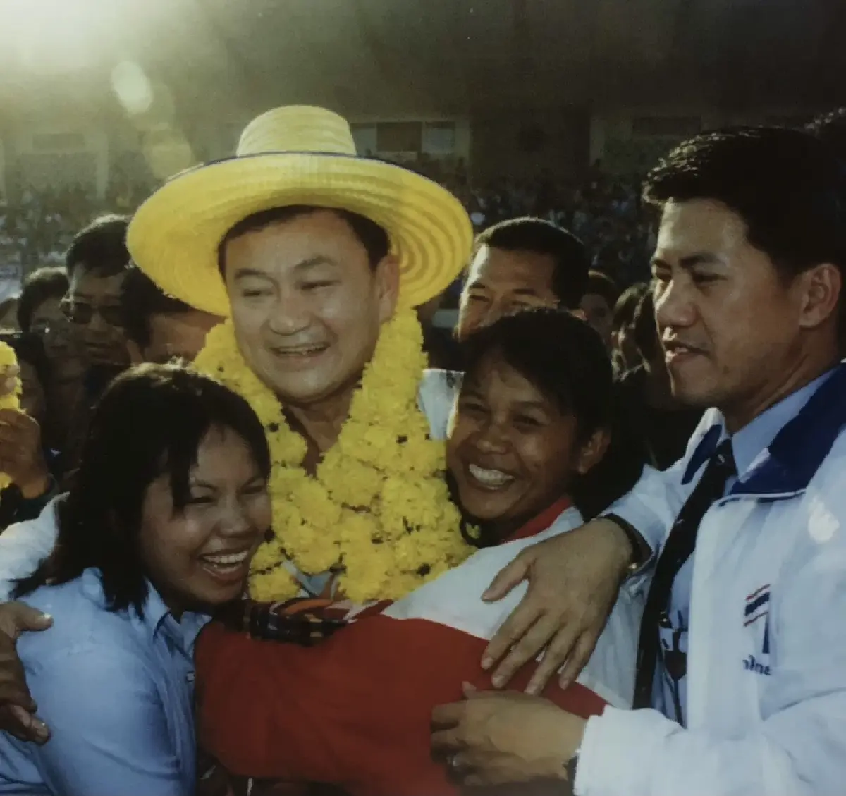 'ชินวัตร' เดิมพันบ้านเกิด 'รักทักษิณ' VS 'รักอุดมการณ์'