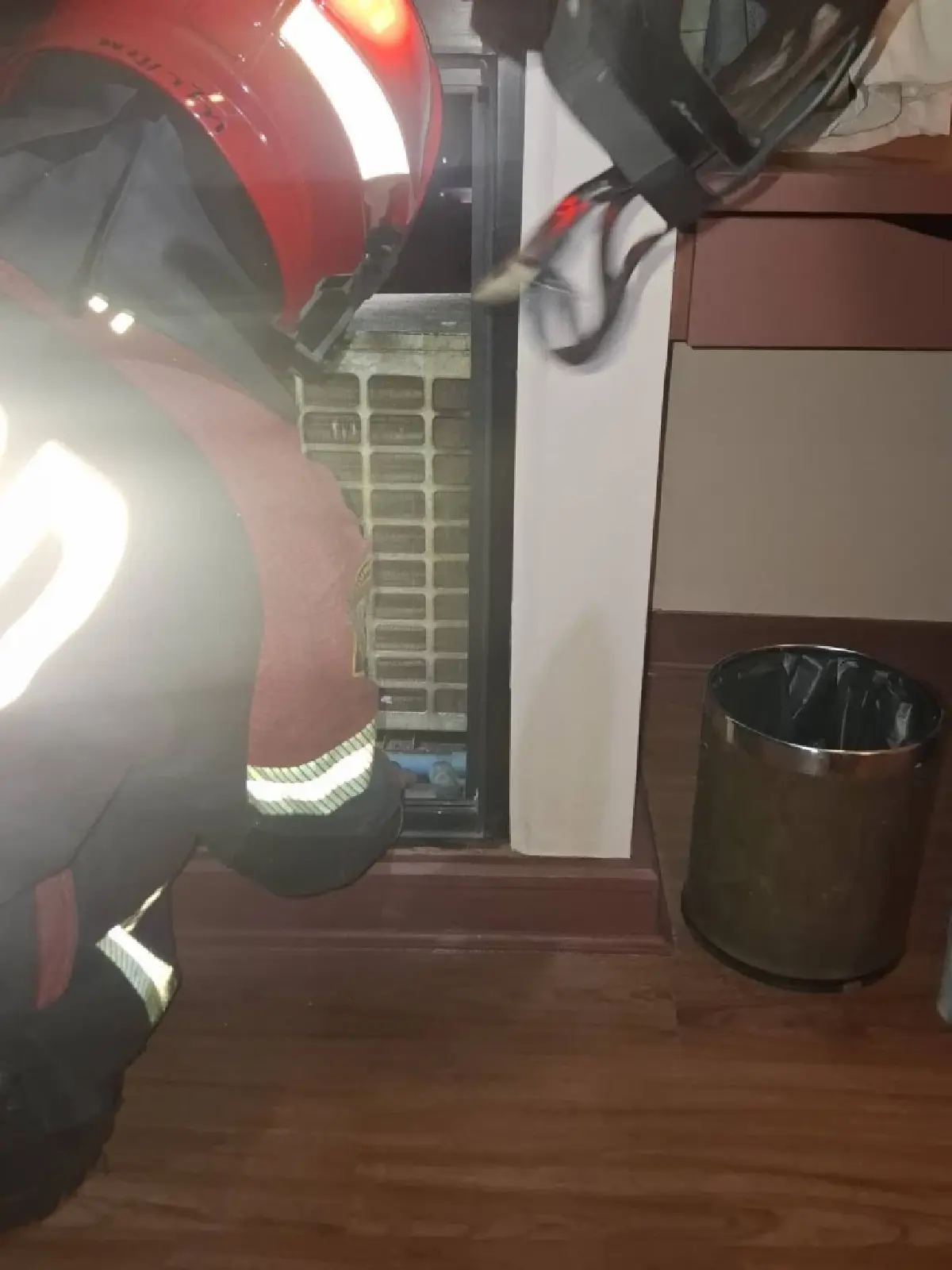 ระทึกกลางกรุง ไฟไหม้ตึกสูง เขตราชเทวี กู้ภัยเข้าดับเพลิงวุ่น