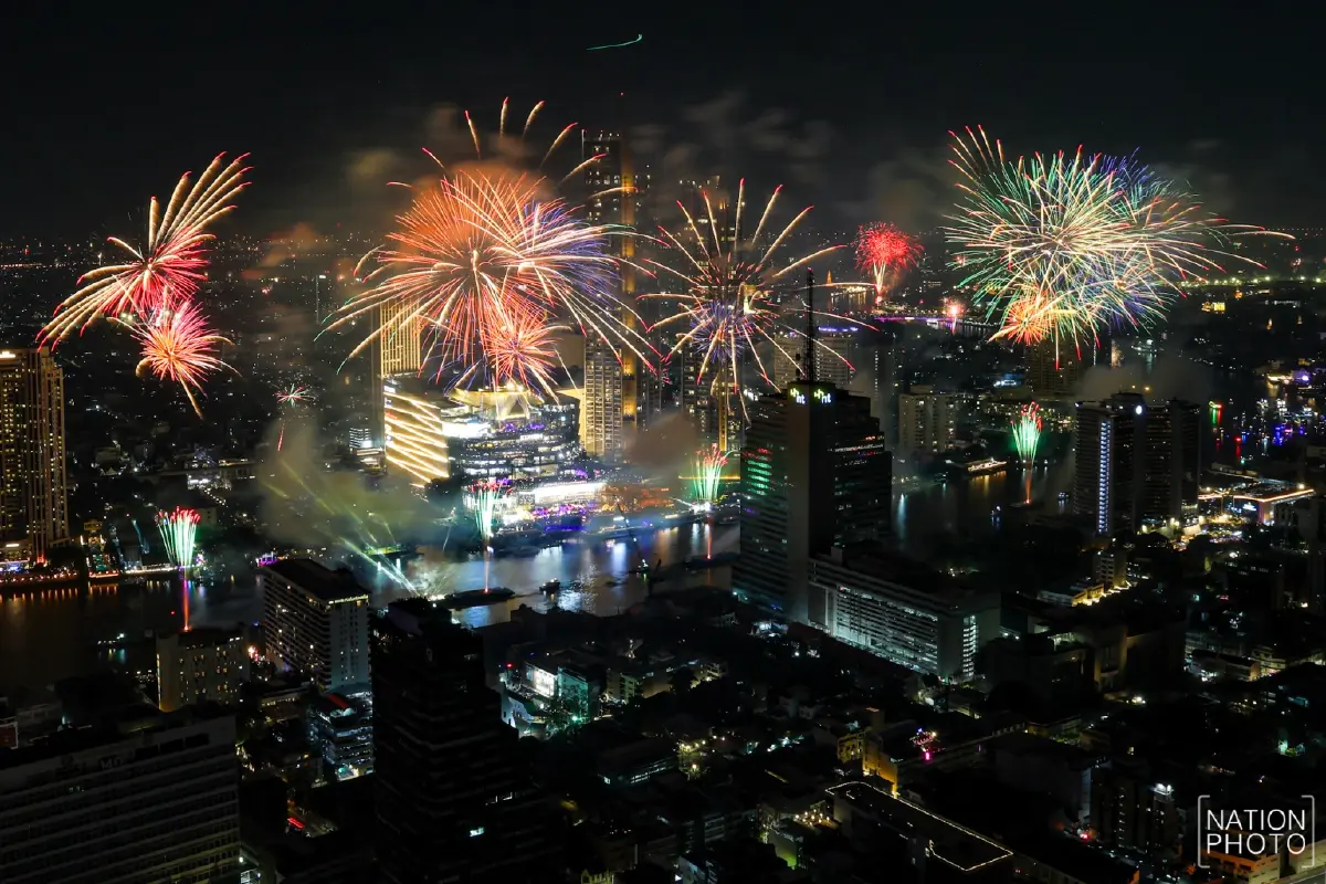 สวัสดีปีใหม่ 2569 ภาพชุด พลุปีใหม่ โค้งน้ำเจ้าพระยา เคาท์ดาวน์ 2026