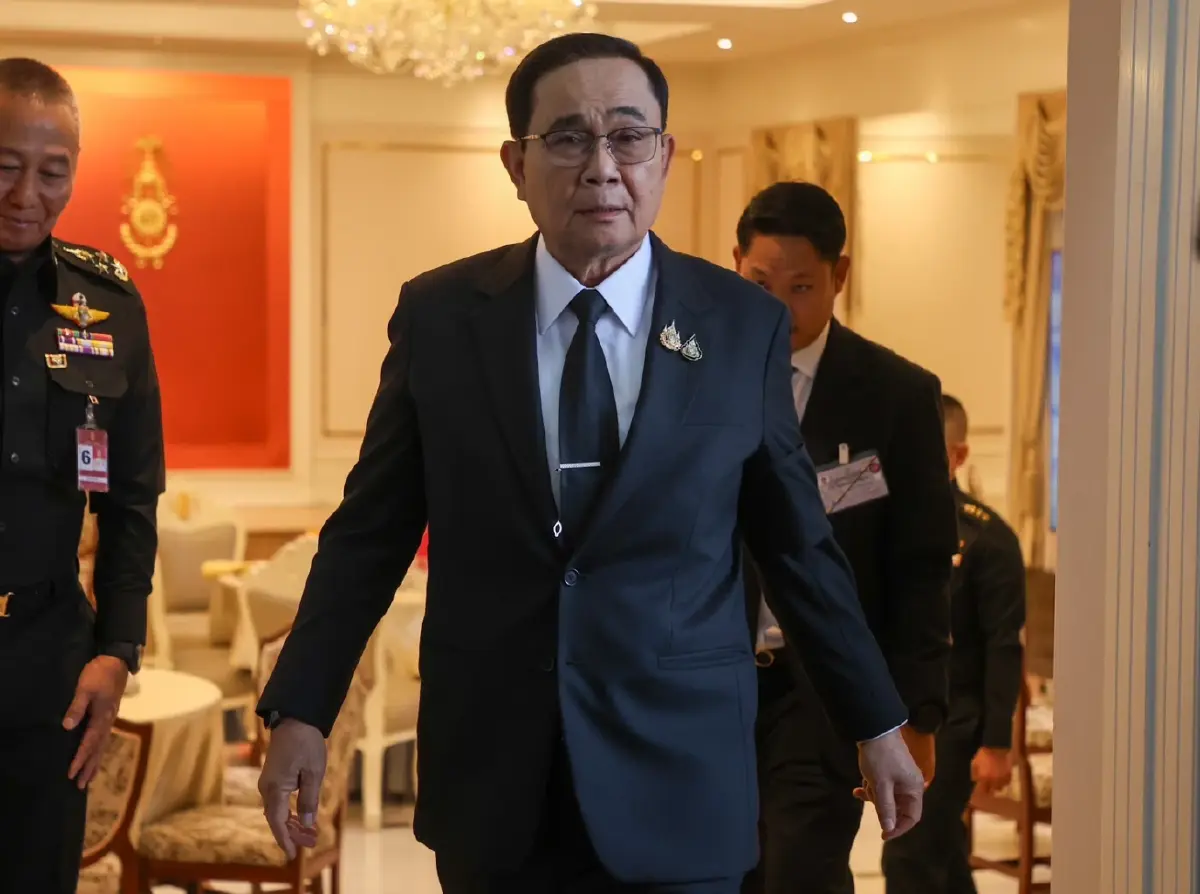 ทภ.1 คึกคัก 'พล.อ.ประยุทธ์' ร่วมวันสถาปนา  ให้กำลังใจทหาร รับไปเยี่ยม ลุงป้อม