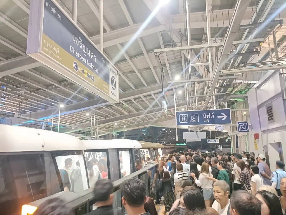 สรุปยอดเดินทางปีใหม่พุ่ง 1.4 ล้าน สายสีทองทุบสถิติ รับเคานท์ดาวน์