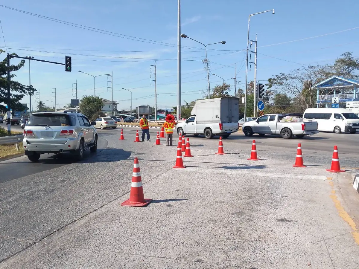 ถนนมิตรภาพ รถเริ่มติด ทะลักเข้ากรุงฯ ปิดจุดเลี้ยว กม.208 โคราช