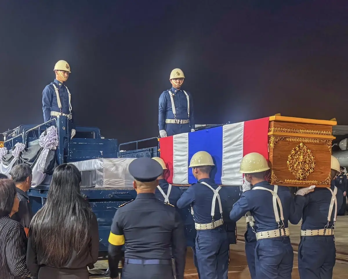 รับร่าง 2 นักบิน AT-6TH สมเกียรติ สั่งปูนบำเหน็จ 7 ขั้น - ขอพระราชทานยศสูงขึ้น