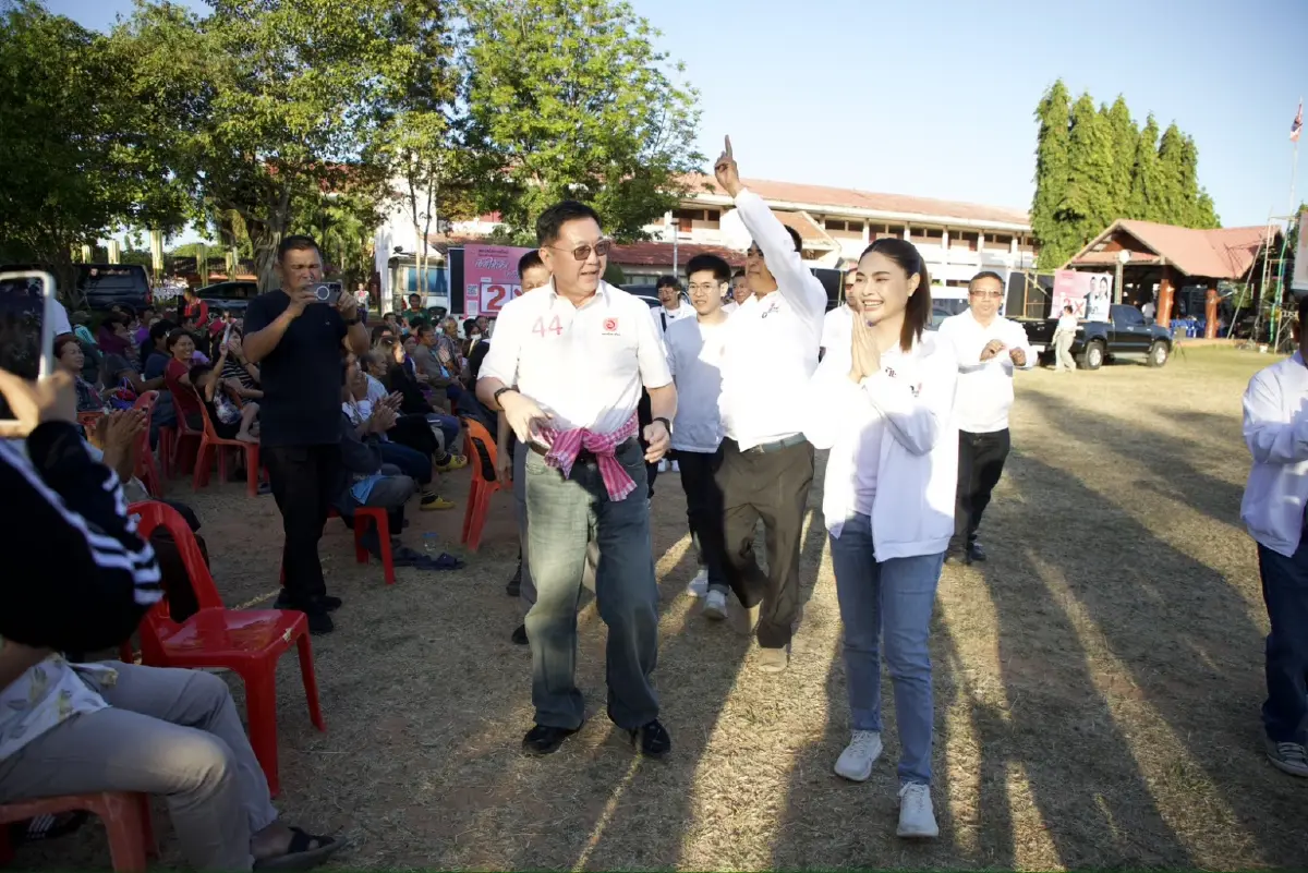 'จตุพร' เปิดตัว 'นิษา สุทธิกานต์' ลูกอีสานรุ่นใหม่ ชิง สส. ร้อยเอ็ด